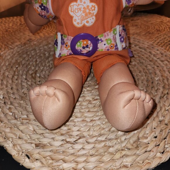 Cabbage Patch Kids Magic Glow Surprise Blonde Curly Hair Doll with Orange Outfit - Picture 5 of 9